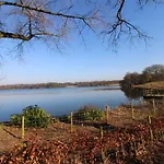 Feriehus Waters Edge, Talkin Tarn, A Luxurious With Stunning Views Over The Tarn *