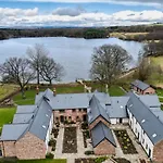 Waters Edge, Talkin Tarn, A Luxurious With Stunning Views Over The Tarn Feriehus