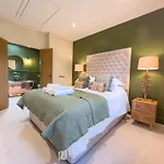 Feriehus Waters Edge, Talkin Tarn, A Luxurious With Stunning Views Over The Tarn