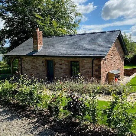 Waters Edge, Talkin Tarn, A Luxurious With Stunning Views Over The Tarn *