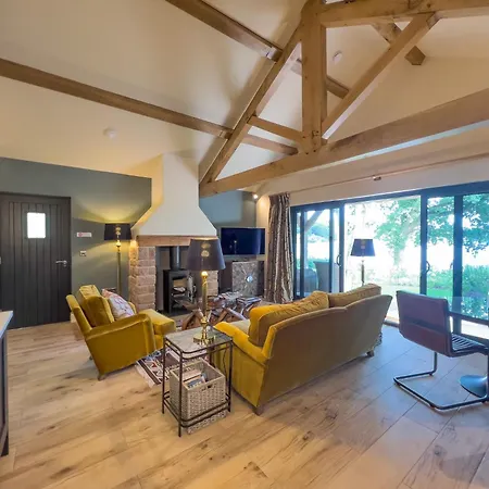 Waters Edge, Talkin Tarn, A Luxurious With Stunning Views Over The Tarn Feriehus *