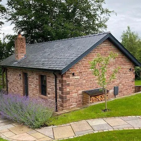 Waters Edge, Talkin Tarn, A Luxurious With Stunning Views Over The Tarn *